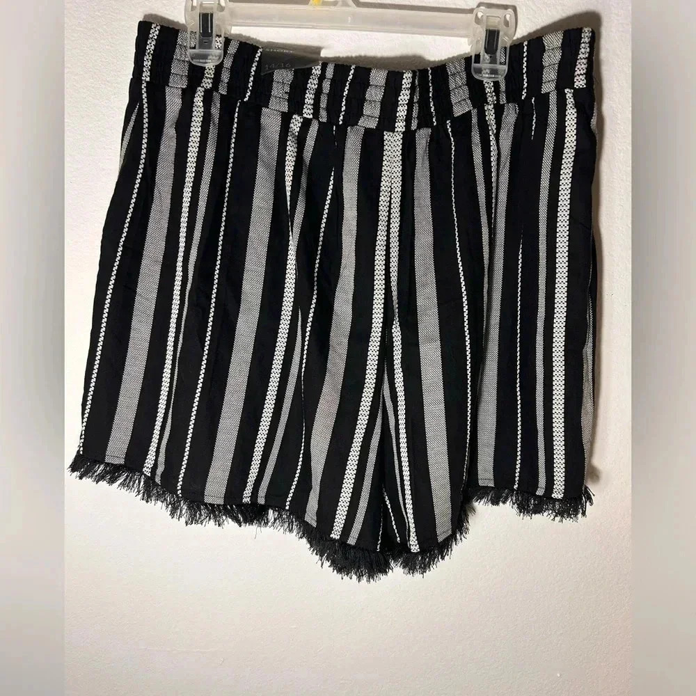 Lane Bryant Cotton Blend Fringe Short Pull On W/Pockets Women’s Size 14/16